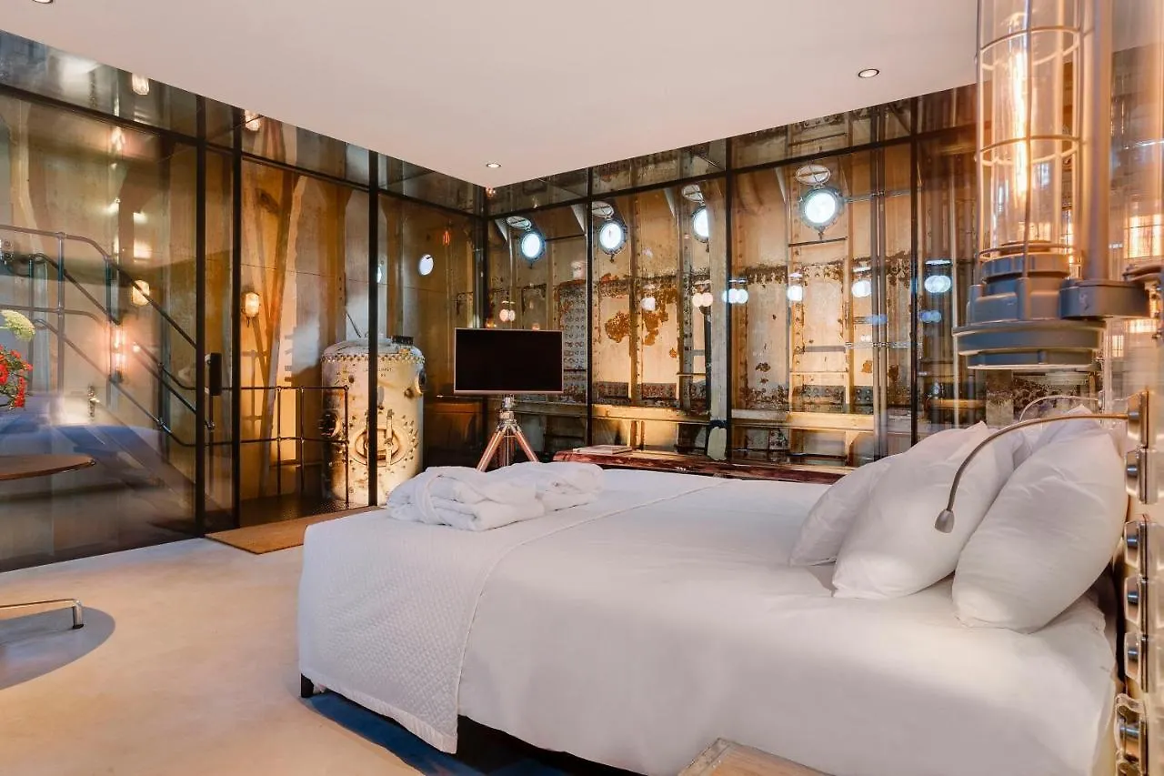 Hotel Lightship Amsterdam 0*,
